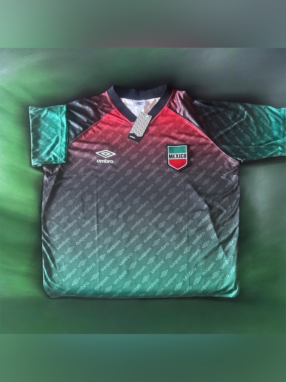 FIFA Umbro Mexico 🇲🇽 ⚽️Jersey NWT SZ L